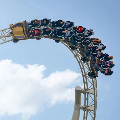 Guests on Hyperia during a twist on a Sunny Day